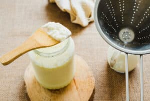 In dit artikel lees je hoe kefir helpt met afvallen