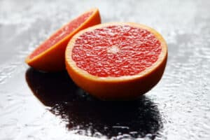 In dit artikel lees je hoe en of je met het grapefruit dieet kan afvallen