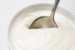 Is griekse yoghurt gezond of ongezond? Lees het hier in dit artikel.