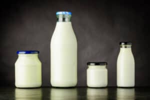 Is karnemelk gezond of kan je het beter niet drinken?